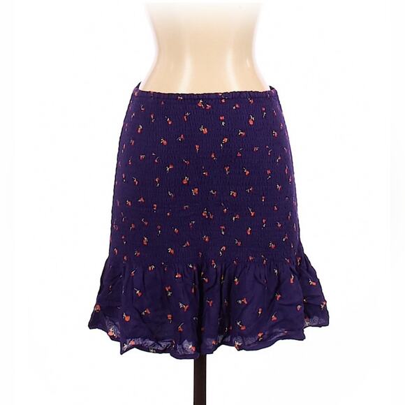 Urban Outfitters smocked or shirred bodycon ruffle mini skirt, size xs - Picture 1 of 8